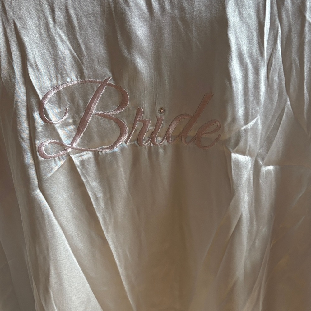 “Bride” Satin Wrap Robe - Picture 4 of 4